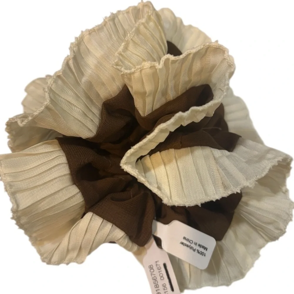 Free People Two Toned Large Scrunchie NWT
